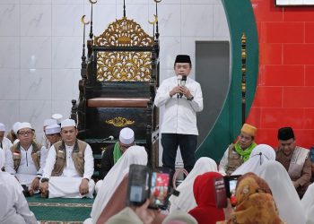 Gubernur Al Haris menghadiri acara peringatan Isra’ Mi’raj Nabi Muhammad SAW 1445 H/2024 M di Masjid Muhammad Cheng Hoo Kenali Asam Bawah Kecamatan Kota Baru, Kota Jambi, Kamis (25/01/2024). [Foto: Diskominfo/Novriansah]