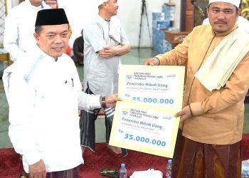 Gubernur Al Haris pada Safari Ramadhan Pemerintah Provinsi Jambi bersama Pemerintah Kabupaten Bungo, bertempat di Masjid Agung Al Mubarak Kabupaten Bungo, Rabu (20/03/2024. (Foto: Diskominfo/Erict)