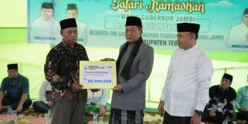 Wagub Sani saat Safari Ramadhan bersama ratusan warga masyarakat Kecamatan Serai Serumpun di Masjid Al Muttaqin Desa Sekuntur, Kabupaten Tebo, Kamis (21/03/2024). (Foto: Diskominfo/Erict)