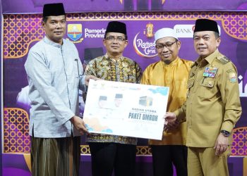 Gubernur Al Haris saat Pembukaan Program Ramadhan Ceria Jambi TV Tahun 2024, dengan kategori Da’i Milenial dan Hafidz Cilik, memperebutkan Piala Gubernur Jambi di Studio Utama Jambi TV, Senin (25/03/2024). (Foto: Diskominfo/Harun)