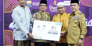 Gubernur Al Haris saat Pembukaan Program Ramadhan Ceria Jambi TV Tahun 2024, dengan kategori Da’i Milenial dan Hafidz Cilik, memperebutkan Piala Gubernur Jambi di Studio Utama Jambi TV, Senin (25/03/2024). (Foto: Diskominfo/Harun)