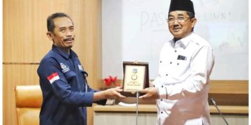 Bupati Tanjab Barat, Anwar Sadat, melakukan audiensi dengan Badan Kepegawaian Negara (BKN) di Jakarta pada Selasa (09/01/2024).