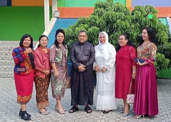 Suasana pertemuan antara IKBR bersama Edy Natar Nasution di kediamannya dalam suasana lebaran Idul Fitri 1445 H, Rabu (10/04/2024). (Foto: PJS Riau)
