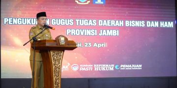 Pemprov melaksanakan Pengukuhan Gugus Tugas Daerah Bisnis dan HAM Provinsi Jambi di Auditorium Rumah Dinas Gubernur Jambi, Selasa (23/04/2024). (Foto: Diskominfo/Harun)