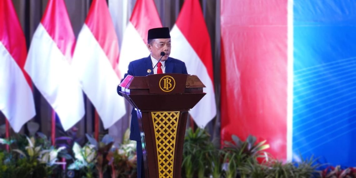 Gubernur saat menghadiri Upacara Pengukuhan Kepala Perwakilan Bank Indonesia Provinsi Jambi, bertempat di Swiss-BellHotel Jambi, Jumat (26/04/2024). (Foto: Diskominfo/Erict)