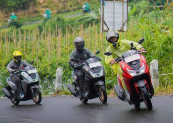 Ilustrasi berkendara menggunakan Yamaha LEXi LX 155. (Dok. Yamaha Jambi/Didit)