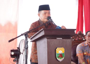 Pemprov Jambi menyerahkan Sertifikat Indikasi Geografis untuk Komoditas Nanas yang terletak di Agrowisata Desa Tangkit Baru, Kecamatan Sungai Gelam, Kabupaten Muaro Jambi, Kamis (16/05/2024). (Foto: Diskominfo/Harun)
