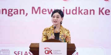 Kepala Eksekutif Pengawas Perilaku Pelaku Usaha Jasa Keuangan dan Pelindungan Konsumen OJK, Friderica Widyasari Dewi dalam acara Edukasi Keuangan BUNDAKU di Jakarta, Selasa 25 Juni 2024. (Foto: Humas OJK)