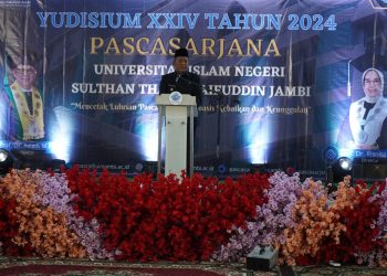Wagub Sani saat menghadiri Yudisium Program Magister dan Doktor XXIV Pascasarjana UIN STS Jambi di Aula Sutha Inn Kampus I UIN STS Jambi, Telanaipura, Kota Jambi, Senin (15/07/2024). (Foto: Diskominfo/Novriansah)