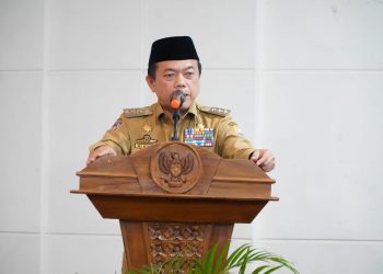 Gubernur Al Haris membuka secara resmi Pelatihan Manajerial, Kewirausahaan, Literasi dan Akses Keuangan serta Teknologi Informasi bagi pengurus koperasi dan pelaku UMK Kabupaten Kerinci dan Sungai Penuh di Hotel Arafah, Kota Sungai Penuh, Kabupaten Kerinci, Senin (15/07/2024).(Foto: Diskominfo/Harun)