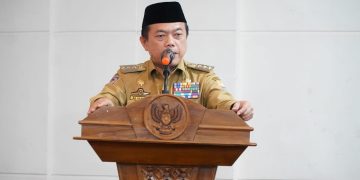 Gubernur Al Haris membuka secara resmi Pelatihan Manajerial, Kewirausahaan, Literasi dan Akses Keuangan serta Teknologi Informasi bagi pengurus koperasi dan pelaku UMK Kabupaten Kerinci dan Sungai Penuh di Hotel Arafah, Kota Sungai Penuh, Kabupaten Kerinci, Senin (15/07/2024).(Foto: Diskominfo/Harun)