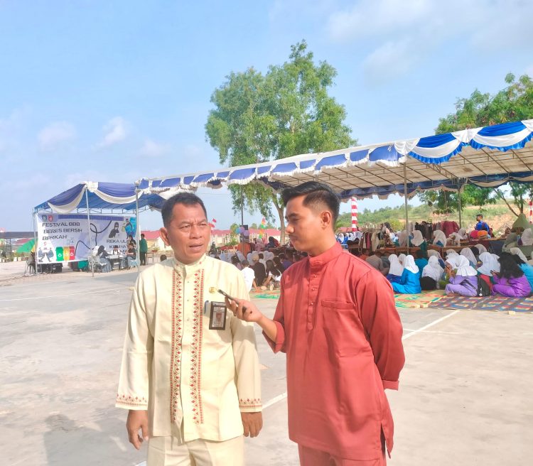 Kepsek SMAN 26 Batam, Midiyanto saat diwawancarai. (Foto: Rafli)