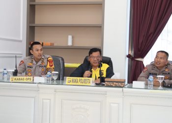 Rakor TWG persiapan Konser Musik Flame Fest di Ruang Vicon Mapolresta Jambi pada Jumat, (26/7). (Foto: Humas)