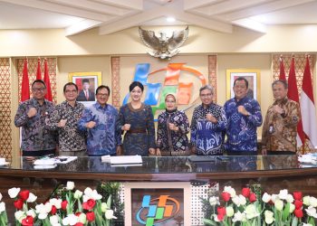 Kepala BPS, Amalia Adininggar Widyasanti dan Kepala Eksekutif Pengawas Perilaku Pelaku Usaha Jasa Keuangan, Edukasi, dan Pelindungan Konsumen OJK, Friderica Widyasari Dewi di Kantor BPS, Jakarta pada Jumat, 2 Agustus 2024. (Foto: Humas OJK Jambi)