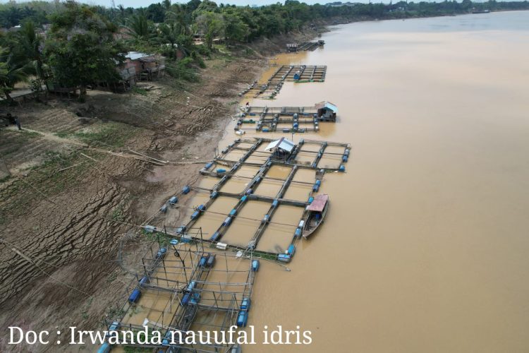 Penampakan keramba masyarakat di Desa Sarang Burung. (Dokumen Foto: Irwanda Nauufal Idris)