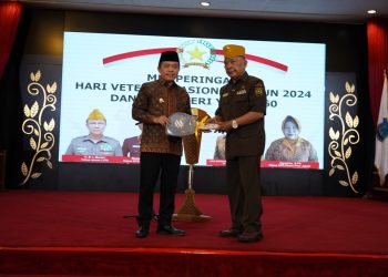 Gubernur Al Haris hadir ditengah keluarga besar Veteran Provinsi Jambi dalam rangka memperingati Hari Veteran Nasional tahun 2024 dan HUT PIVERI  ke-60 di Auditorium Rumah Dinas Gubernur Jambi beberapa waktu lalu (Sabtu, 10/08/2024). (Foto: Diskominfo/Novriansah)