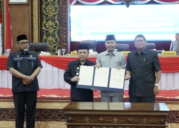DPRD Provinsi Jambi menggelar rapat paripurna dengan tiga agenda, Kamis (1/8). (Foto: Humas/Hadian)