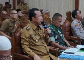 Bupati BBS menghadiri kegiatan Zoom meeting Verifikasi Lapangan KLA di ruang pola Dinas Pemkab Muaro Jambi, Senin (21/04/2025).