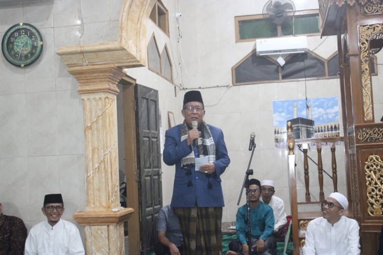 Wagub Sani saat Safari Ramadhan di Kabupaten Batang Hari dengan agenda utama kunjungan ke Masjid Nurul Islam KM 05, Muara Bulian, Jumat (27/02/2026). (Foto: Diskominfo/Reno)