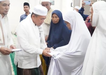 Gubernur Al Haris melaksanakan Safari Ramadhan 1446 Hijriah di Masjid Jami’ Al-Mu’minin, Kelurahan Pasar Pamenang, Kecamatan Pamenang, Kabupaten Merangin, Sabtu (28/02/2026) malam.  (Foto: Diskominfo/Harun)