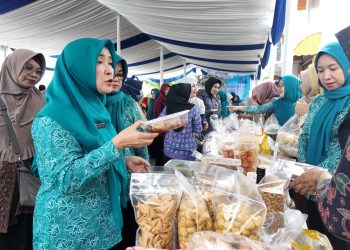 Hesnidar Haris pada kegiatan Pasar Murah Ramadhan 1447 H di Sekretariat TP PKK Provinsi Jambi, Telanaipura, Selasa (03/02/2026). (Foto: Diskominfo/Patra)
