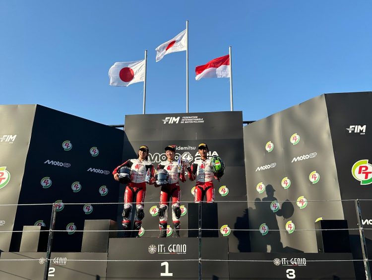 Pebalap binaan AHM, Bintang Pranata Sukma meraih podium ketiga pada balapan pertama IM4AC Buriram (28/2). (Foto: AHM)