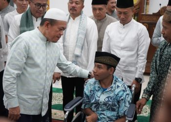 Gubernur Al Haris saat Safari Ramadhan Pemerintah Provinsi Jambi 1447 Hijriah bersama pemerintah dan masyarakat Kota Sungai Penuh di 
Masjid Nurul Iman Dusun Baru, Kecamatan Sungai Bungkal, Kota Sungai Penuh, Sabtu (07/03/2026) malam. (Foto: Diskominfo/Novriansah)