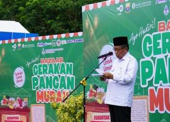 Wagub Sani saat membuka Kegiatan Bazaar Gerakan Pangan Murah (GPM) Tahun 2026, bertempat di Halaman Depan TVRI Jambi, Rabu (11/03/2026). (Foto: Diskominfo/Novriansah)