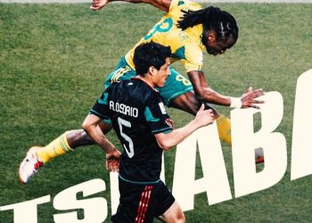 Tshabalala saat mencetak gol ke gawang Mexico pada pembukaan piala dunia 2010. (Foto: @fifaworldcup)